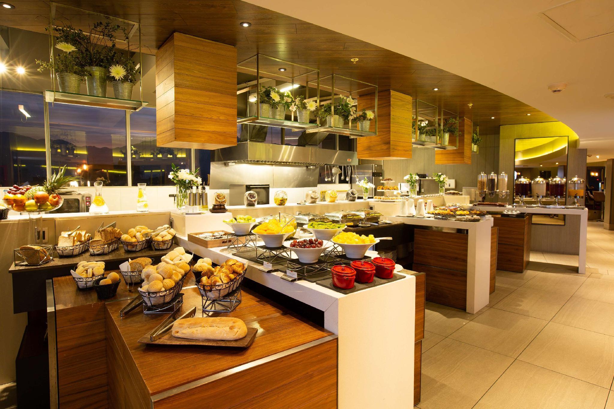 Doubletree By Hilton Kennedy, Chile Hotel Santiago del Cile
